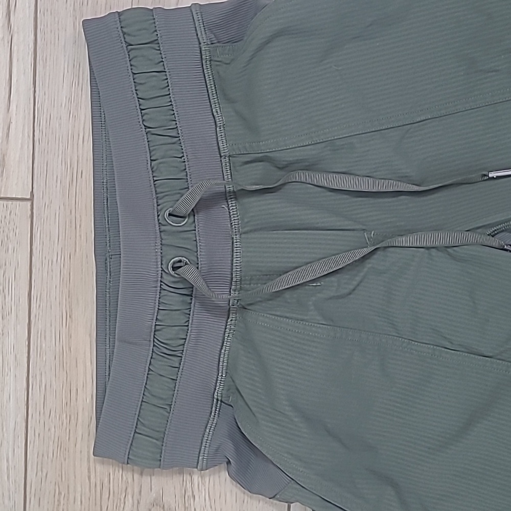 lululemon athletica Dance Green Joggers Size 0 - Picture 2 of 8